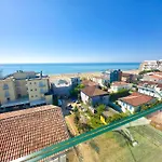 Vega Palace - Piscina Vista Mare In Attico, A Pochi Passi Dal Mare