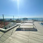 Vega Palace - Piscina Vista Mare In Attico, A Pochi Passi Dal Mare