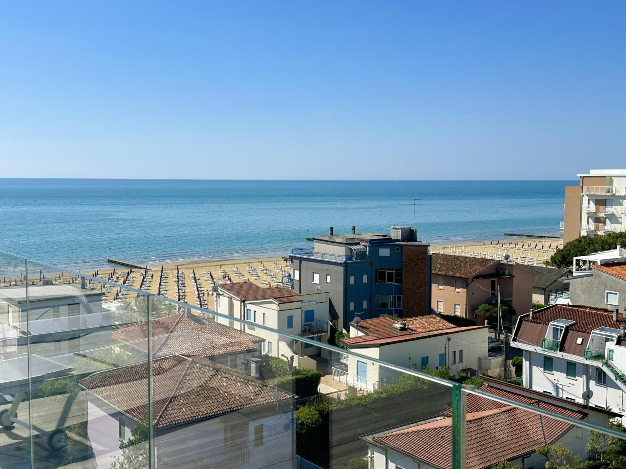 Appartamento Vega Palace - Piscina Vista Mare In Attico, A Pochi Passi Dal Mare Lido di Jesolo