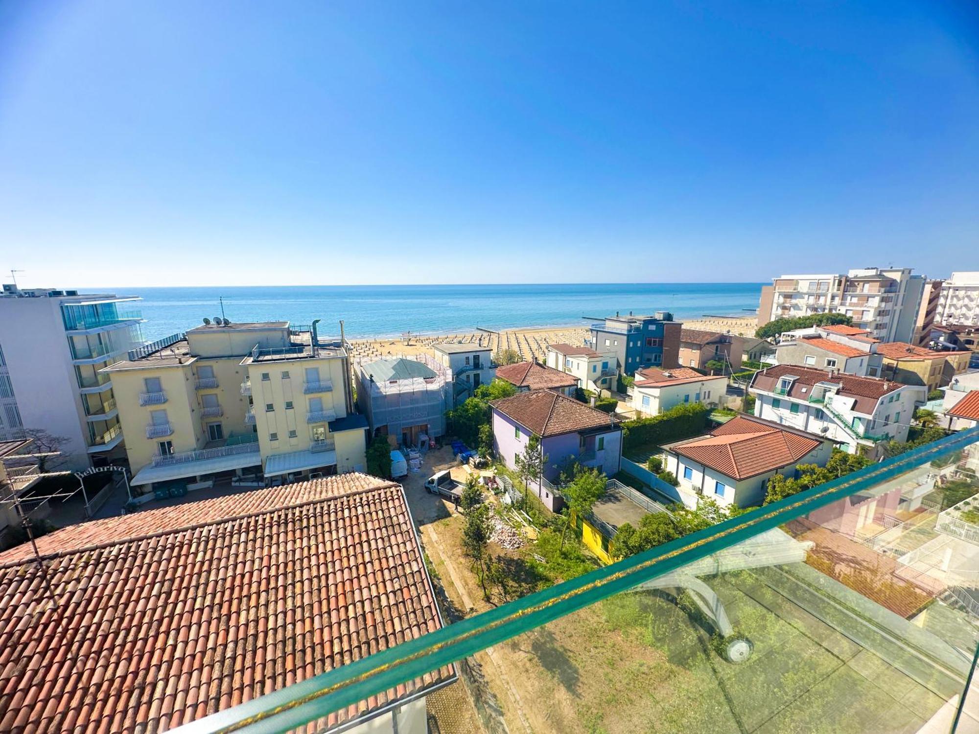 Vega Palace - Piscina Vista Mare In Attico, A Pochi Passi Dal Mare