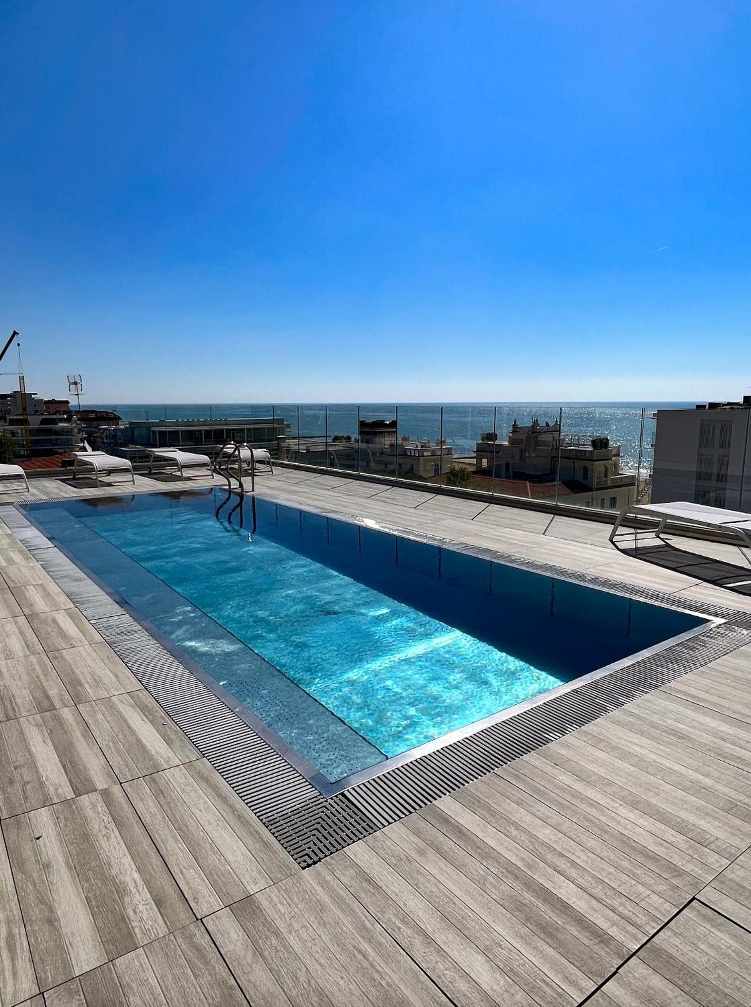 Vega Palace - Piscina Vista Mare In Attico, A Pochi Passi Dal Mare Apartment