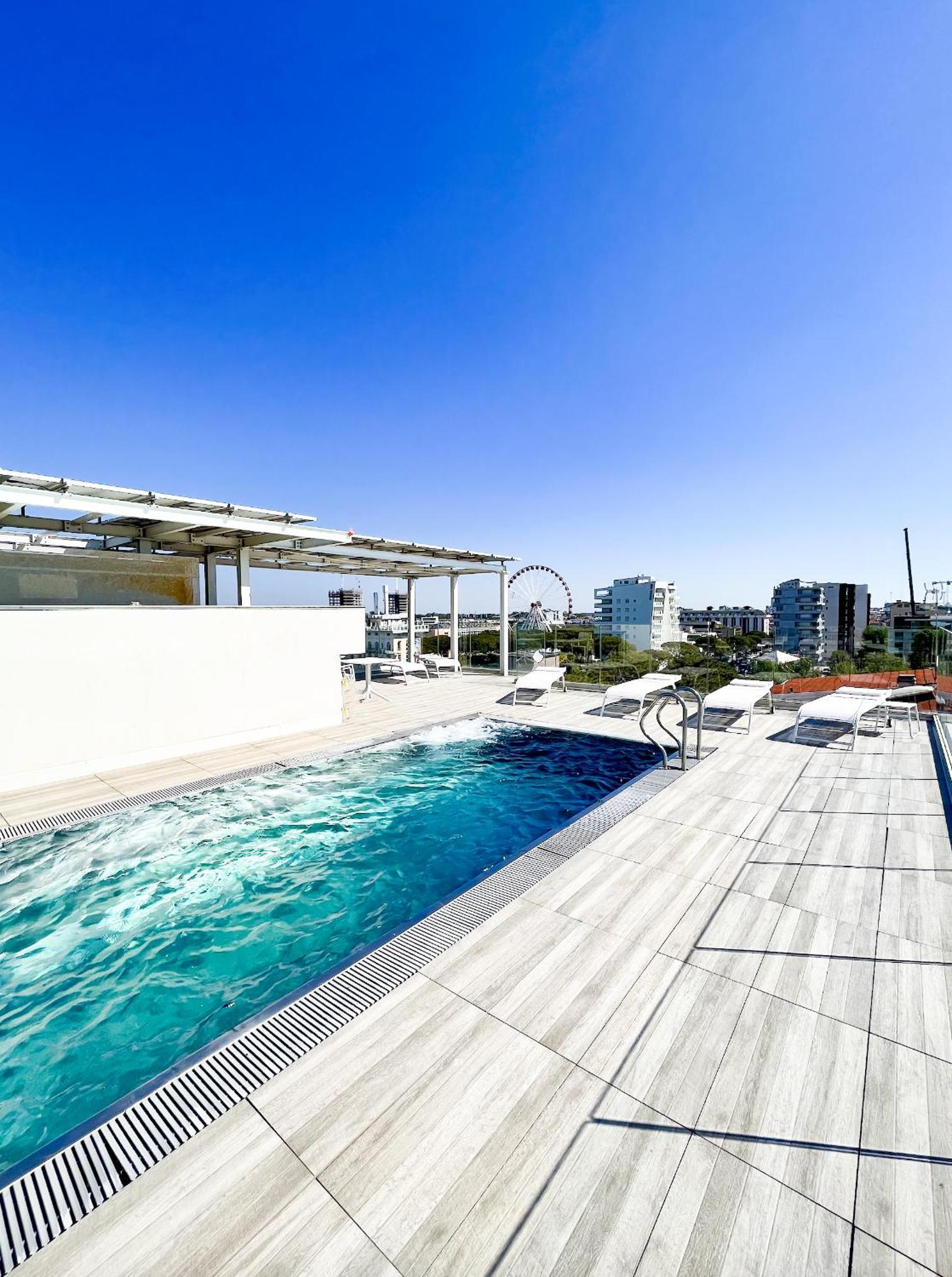 Appartamento Vega Palace - Piscina Vista Mare In Attico, A Pochi Passi Dal Mare Lido di Jesolo