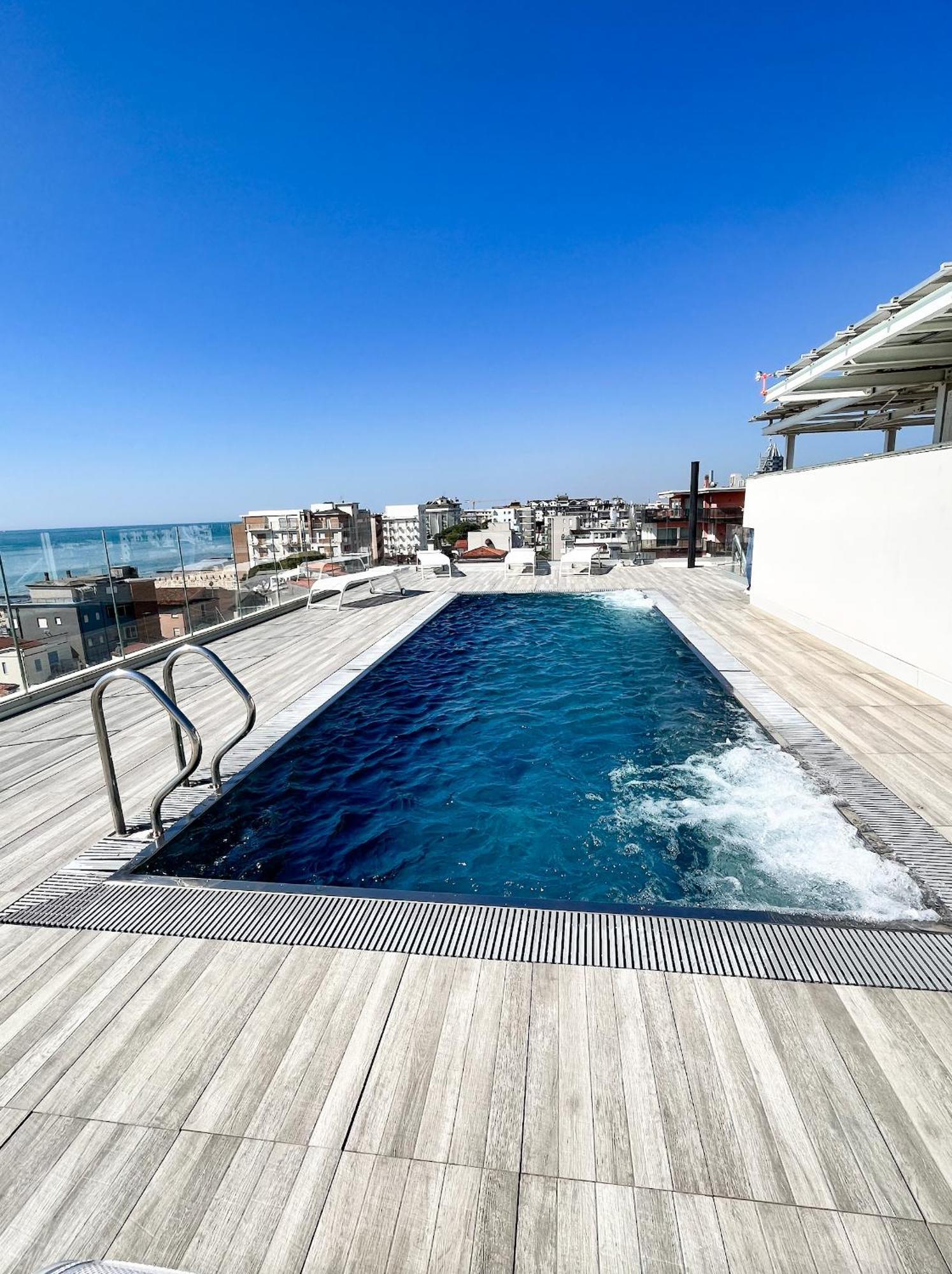 Vega Palace - Piscina Vista Mare In Attico, A Pochi Passi Dal Mare Apartment Lido di Jesolo